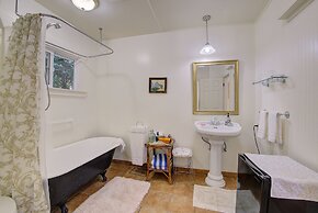 Secret Garden Inn and Cottages