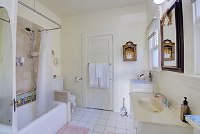 Secret Garden Inn and Cottages