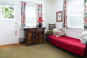 Secret Garden Inn and Cottages