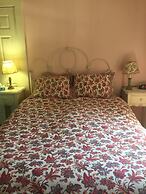 Secret Garden Inn and Cottages