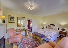 Secret Garden Inn and Cottages