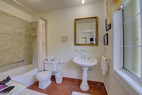 Secret Garden Inn and Cottages
