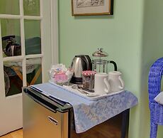 Secret Garden Inn and Cottages