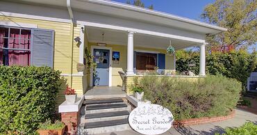 Secret Garden Inn and Cottages