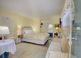 Secret Garden Inn and Cottages