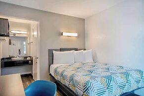 Motel 6 Marina, CA - Monterey