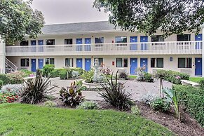 Motel 6 Marina, CA - Monterey