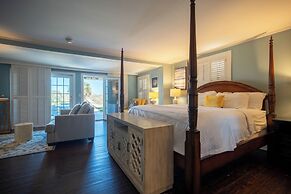 Elizabeth Pointe Lodge