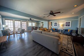 Elizabeth Pointe Lodge