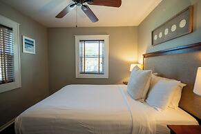 Elizabeth Pointe Lodge