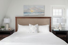 Elizabeth Pointe Lodge