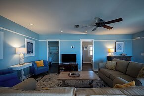 Elizabeth Pointe Lodge