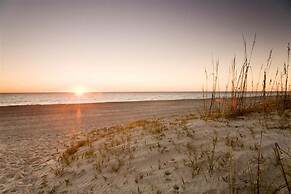 Elizabeth Pointe Lodge