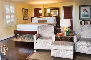 Elizabeth Pointe Lodge