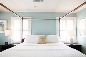 Elizabeth Pointe Lodge