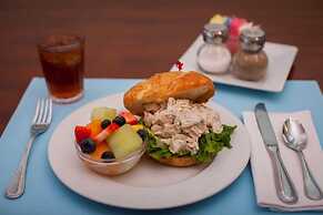 Elizabeth Pointe Lodge