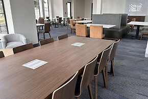 La Quinta Inn & Suites by Wyndham South Holland