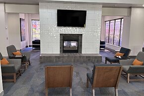 La Quinta Inn & Suites by Wyndham South Holland