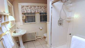 Oliver Inn Bed and Breakfast