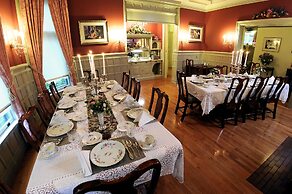 Oliver Inn Bed and Breakfast