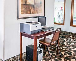 Quality Inn & Suites Lebanon I-65