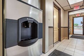 Econo Lodge Hays I-70