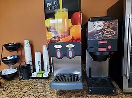 Econo Lodge Hays I-70