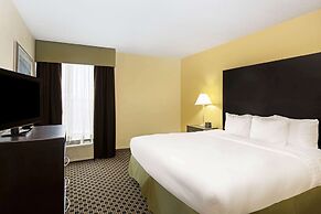 La Quinta Inn & Suites by Wyndham Salina