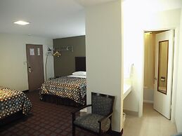 Econo Lodge Inn & Suites