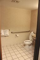 Quality Inn & Suites Detroit Metro Airport
