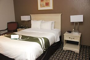 Quality Inn & Suites Detroit Metro Airport