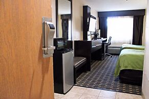 Quality Inn & Suites Detroit Metro Airport