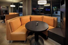 Courtyard by Marriott Grand Rapids Airport