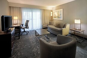 Courtyard by Marriott Grand Rapids Airport