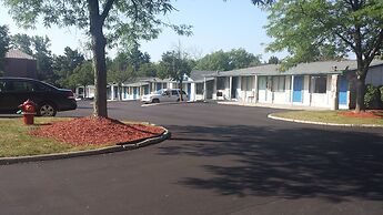 Rodeway Inn Auburn Hills - Detroit