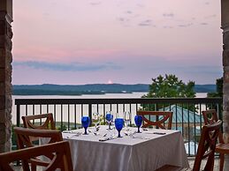 Chateau On The Lake Resort Spa and Convention Center