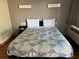 Studio 6 Suites Las Vegas, NV – Tropicana