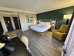 La Quinta Inn & Suites by Wyndham Dallas Arlington South