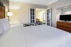 La Quinta Inn & Suites by Wyndham Dallas Arlington South