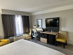 La Quinta Inn & Suites by Wyndham Dallas Arlington South