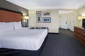 La Quinta Inn & Suites by Wyndham Dallas Arlington South