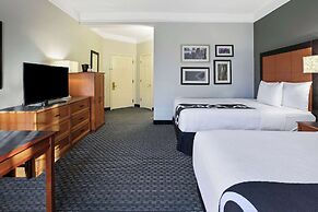 La Quinta Inn & Suites by Wyndham Dallas Arlington South