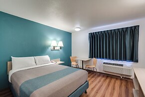 Motel 6 Spokane, WA - West