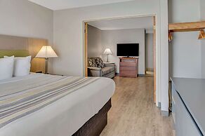 Country Inn & Suites by Radisson, Grand Rapids Airport, MI