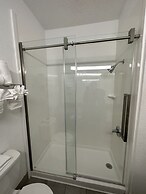 Country Inn & Suites by Radisson, Grand Rapids Airport, MI