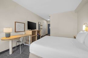 Spark by Hilton Bakersfield Central