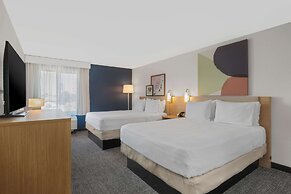 Spark by Hilton Bakersfield Central