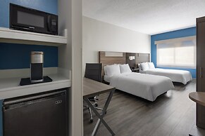 Holiday Inn Express and Suites Leesburg Historic District by IHG