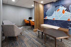 Holiday Inn Express and Suites Leesburg Historic District by IHG