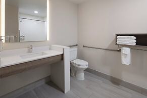 Holiday Inn Express and Suites Leesburg Historic District by IHG